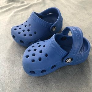 Toddler crocs size 2/3